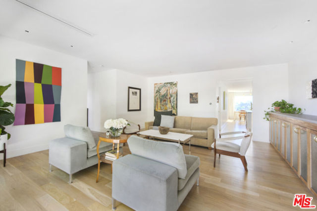 2027 Park Drive, Los Angeles CA: https://media.crmls.org/mediaz/92427b43-0388-425d-940b-76ada68deae1.jpg