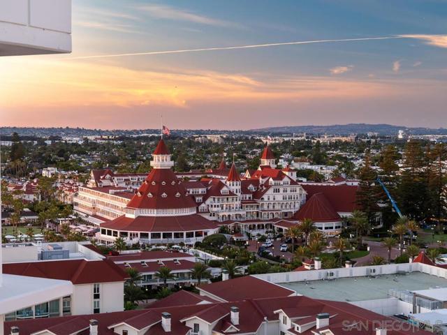 1720 Avenida del Mundo, Coronado CA: https://media.crmls.org/mediaz/9242bc84-4f02-4573-b63e-ce61d15ba96c.jpg