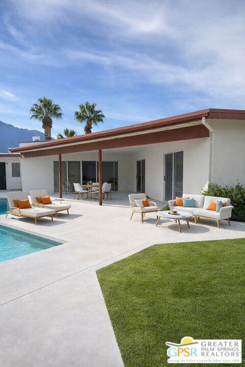3060 N Farrell Drive, Palm Springs CA: https://media.crmls.org/mediaz/9242e3f9-8d8e-4fb7-aa60-76ddcd905f54.jpg