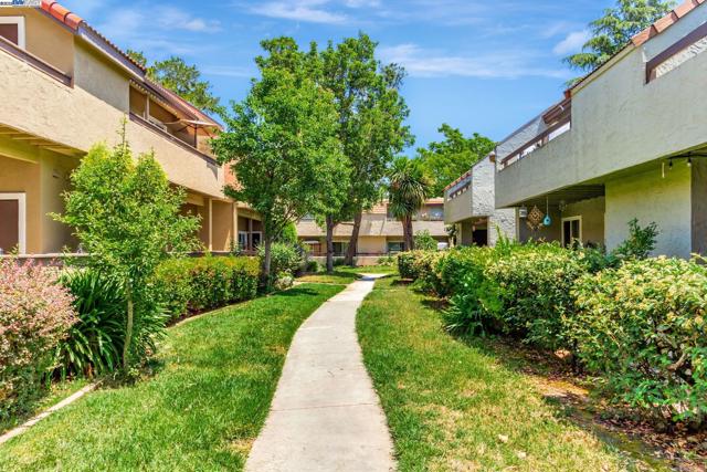 291 Tradewinds Dr, San Jose CA: https://media.crmls.org/mediaz/92438f82-330f-41d8-b78d-13de0daa7fca.jpg