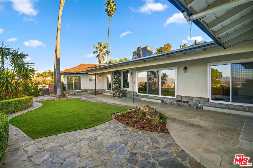 15451 Longbow DriveSherman Oaks img 54
