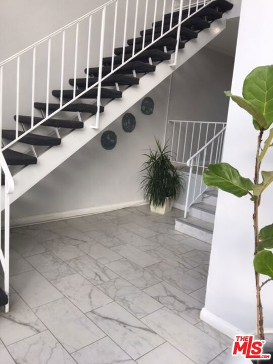 12205 GORHAM Avenue, Los Angeles CA: https://media.crmls.org/mediaz/9244ca88-a8f8-40b2-9a1f-a4cd4ec32d64.jpg