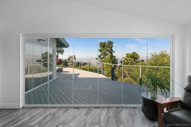 5030 Helix Ter, La Mesa CA: https://media.crmls.org/mediaz/9245b0c2-1071-4e94-871e-7832df017f60.jpg