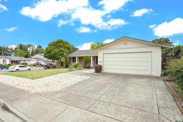 501 Amherst Ct, San Ramon CA: https://media.crmls.org/mediaz/9246a7cc-ac0b-48ba-9691-92495503f2b7.jpg