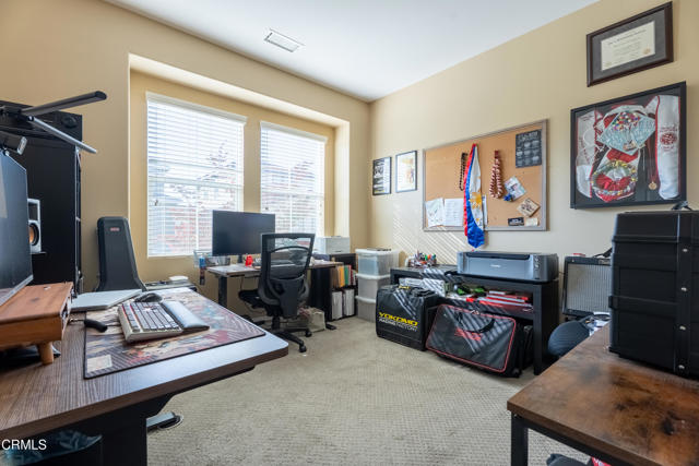 3123 N Oxnard Boulevard, Oxnard CA: https://media.crmls.org/mediaz/9246f03a-ee4d-44a7-8fa7-8167a86b51c8.jpg