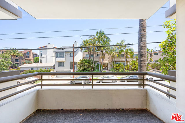 Drew Fenton | 951 Granville Avenue Los Angeles CA | MLS: 7445189 Drew Fenton | 951 Granville Avenue Los Angeles CA | MLS: 7445189