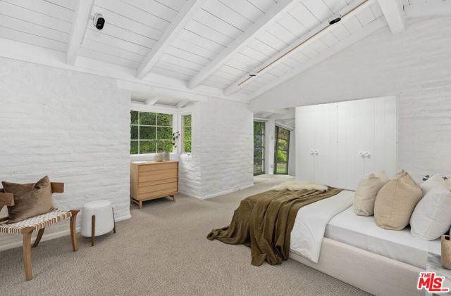 1818 Old Ranch Road, Los Angeles CA: https://media.crmls.org/mediaz/92476dd5-3800-403e-a1df-7cc8ccf35365.jpg