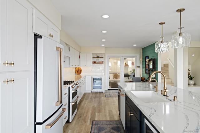 579 Hygeia Ave, Encinitas CA: https://media.crmls.org/mediaz/9247e59d-1212-4b95-83f9-4ea45e805cb3.jpg