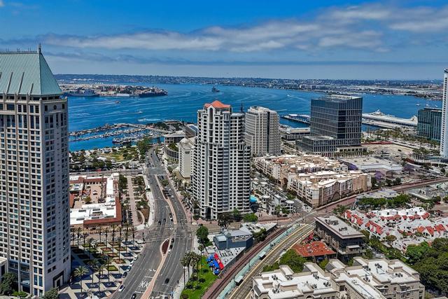 700 W Harbor Dr, San Diego CA: https://media.crmls.org/mediaz/9247f1e8-96c6-4b0d-8379-e1dbb8aaa1d8.jpg