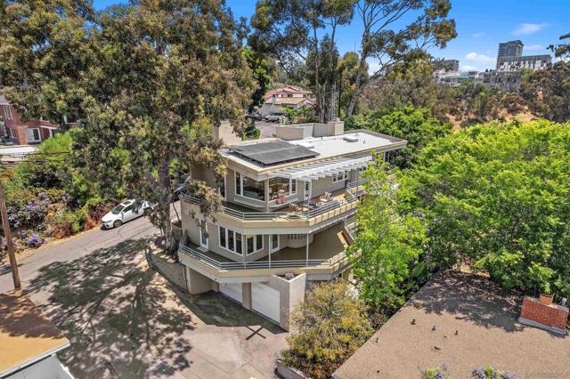 405 W Nutmeg St, San Diego CA: https://media.crmls.org/mediaz/92486441-ddc9-4bc0-8aa1-4e5716bf2089.jpg