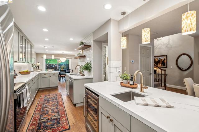 2090 Shady Creek Pl., Danville CA: https://media.crmls.org/mediaz/9248873c-ac76-4b7d-8fe4-dcd8641b4d99.jpg