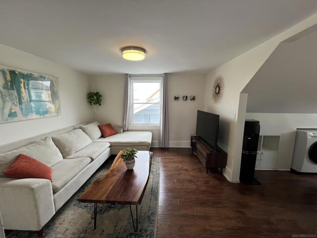 1525 Monroe Avenue, San Diego CA: https://media.crmls.org/mediaz/9248c9c3-1bff-4054-9f1a-f2c0f6030b1e.jpg