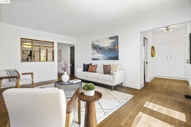 Image 4 of 56 For 1046 Ordway St
