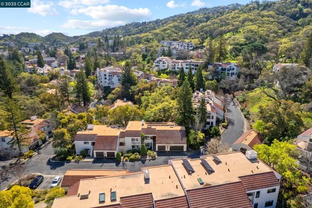 3800 Terra Granada Dr, Walnut Creek CA: https://media.crmls.org/mediaz/9249315b-02d1-4b4c-ad26-f8917e837ca9.jpg