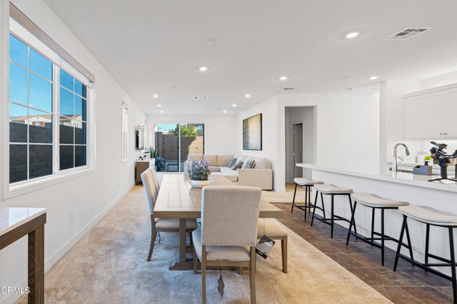 509 snowdrop Lane, Santa Paula CA: https://media.crmls.org/mediaz/9249b507-9012-4577-9fc3-5f6b05e835b9.jpg