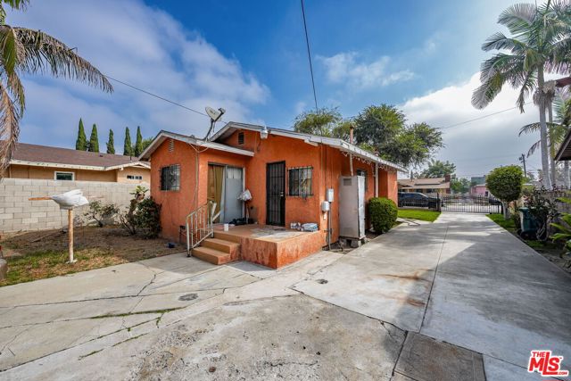 7805 Whitsett Avenue, Los Angeles, California 90001, ,Multi-Family,For Sale,Whitsett,24437463