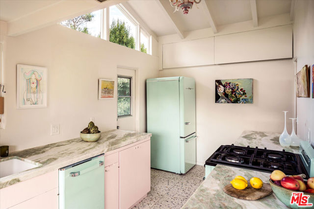 2764 Outpost Drive, Los Angeles CA: https://media.crmls.org/mediaz/924bb240-fe3c-4fc5-9886-2665335fd349.jpg