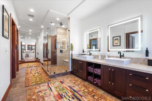8018 La Milla, Rancho Santa Fe CA: https://media.crmls.org/mediaz/924c12e7-2b58-42c3-8010-f34dce18df96.jpg