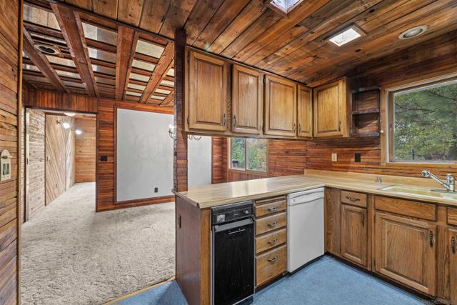 2380 Cape Horn Ave,  CA: https://media.crmls.org/mediaz/924c48c7-358d-48ad-b8c8-28ddf385c026.jpg