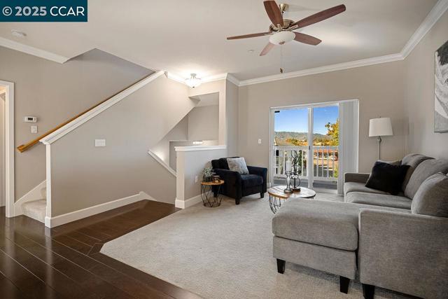 200 Valletta Ln, Pleasanton CA: https://media.crmls.org/mediaz/924cb9e9-5cea-4858-838c-9e6715d2f493.jpg