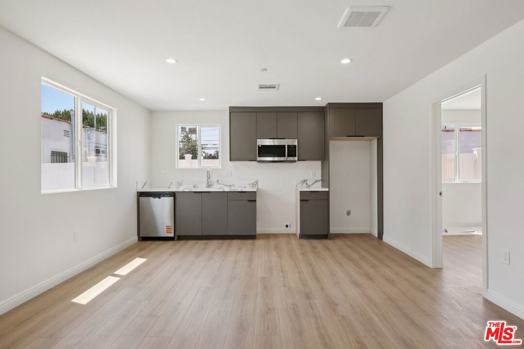 MLS #25567415 img 13