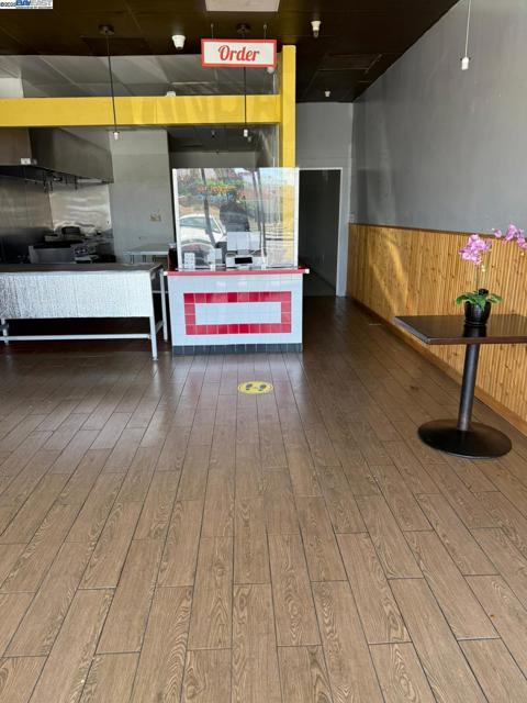 1080 Sycamore Dr, Antioch CA: https://media.crmls.org/mediaz/924ec45c-4cc9-4b30-a4fe-e2ed9be03b1b.jpg