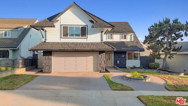 1722 E Turmont Street, Carson CA: https://media.crmls.org/mediaz/924ed0b6-46d7-4397-93fb-e6091885907b.jpg