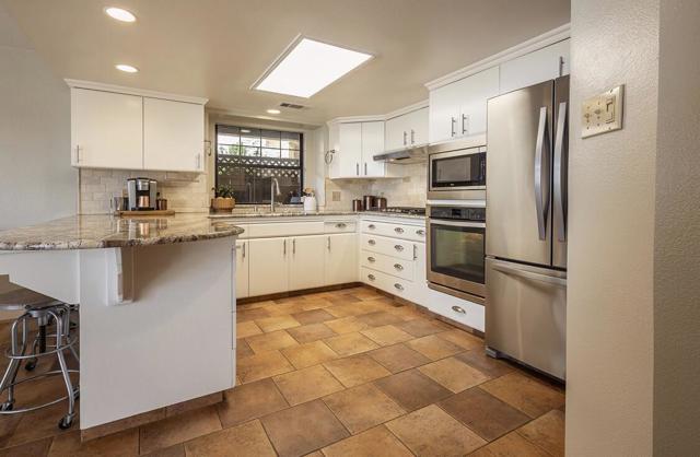 Image 8 of 27 For 1262 Flora Avenue