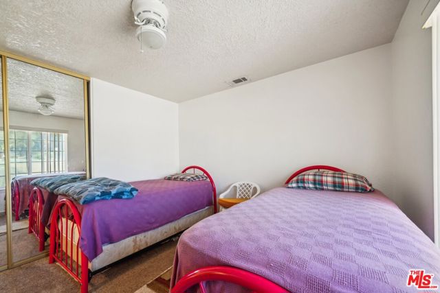 16185 Viho Road, Apple Valley CA: https://media.crmls.org/mediaz/924fbedb-e8ed-43d7-abc8-90efdaba67d7.jpg