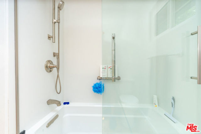 353 Mavis Drive, Los Angeles CA: https://media.crmls.org/mediaz/925055df-b248-460b-be1b-7329e02a960d.jpg