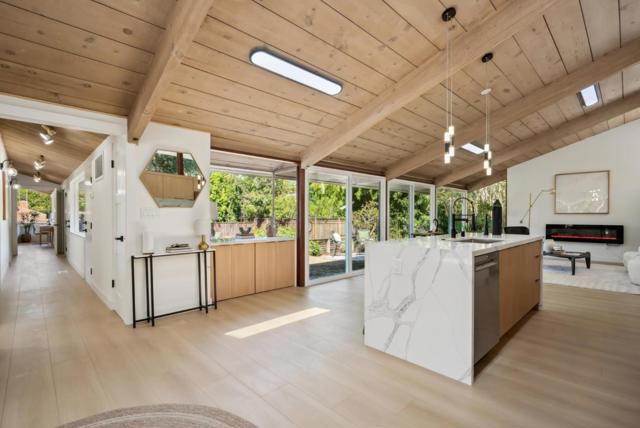 2047 Sharon Road, Menlo Park CA: https://media.crmls.org/mediaz/92507bb2-29e1-45af-bd58-806061b6b44a.jpg