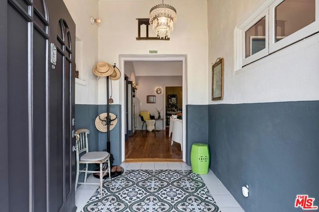 100 N Arden Boulevard, Los Angeles CA: https://media.crmls.org/mediaz/92508b85-35a9-4dcc-8a79-d52e2400ac4f.jpg