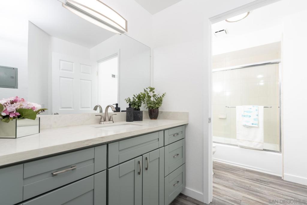 1040 Washington Ave - photo 11