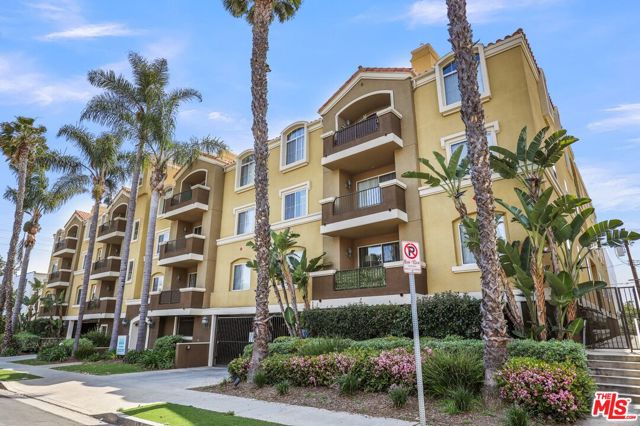 1845 Butler Avenue, Los Angeles CA: https://media.crmls.org/mediaz/92511fd2-e260-4ce3-9db9-86b7e5c08f5d.jpg
