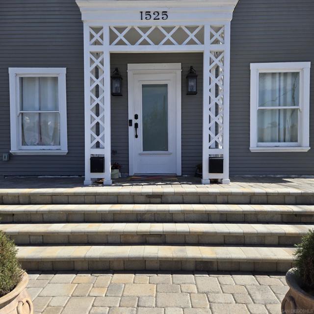 1525 Monroe Avenue, San Diego CA: https://media.crmls.org/mediaz/92512d7c-1713-4e8e-9ade-e75711f38d92.jpg