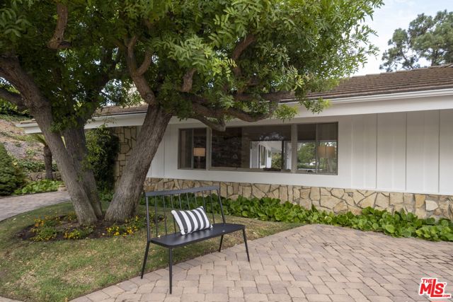 5 Caballeros Road, Rolling Hills, California 90274, 2 Bedrooms Bedrooms, ,3 BathroomsBathrooms,Residential,Sold,Caballeros,25585033