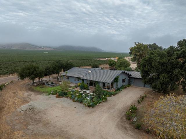 43002 Arroyo Seco Road, Soledad CA: https://media.crmls.org/mediaz/925192a5-721e-4f49-a5a3-202b5a1f6e3f.jpg