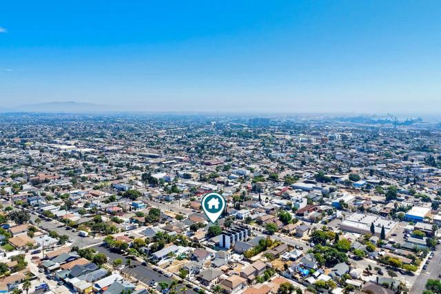 2680 L St, San Diego CA: https://media.crmls.org/mediaz/9251ac4e-f387-4af8-813e-bb3d07bdda1d.jpg