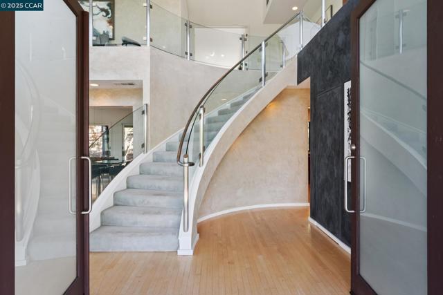 127 Devin Dr, Moraga CA: https://media.crmls.org/mediaz/9251e85c-e565-4955-97b3-9d9662c101f5.jpg