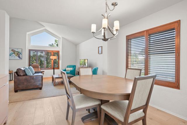 6887 Carnation Drive, Carlsbad CA: https://media.crmls.org/mediaz/925214e9-2dbf-43bb-a0cf-4d385c6d0e03.jpg