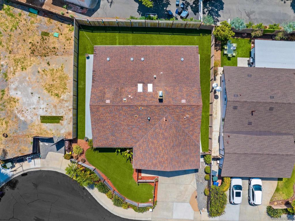 https://media.crmls.org/mediaz/92526666-0a1c-4b66-a291-5d7710e8792e.jpg?preset=X-Large