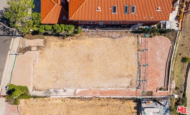 1648 Chastain, Pacific Palisades CA: https://media.crmls.org/mediaz/9252affd-2cc0-4306-9b87-506f1c66d657.jpg