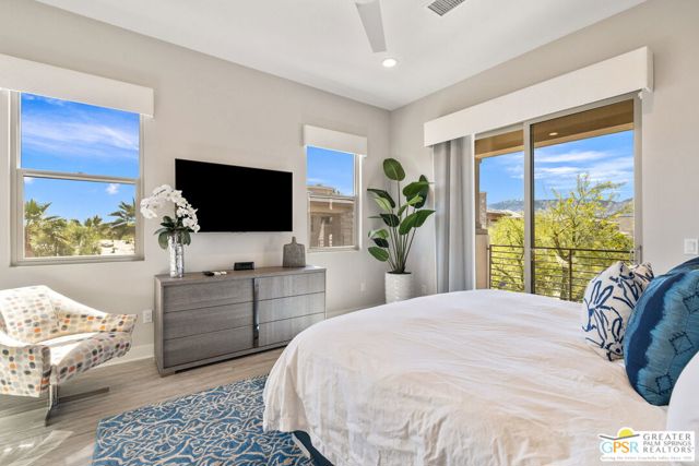 504 Retreat Circle, Palm Desert CA: https://media.crmls.org/mediaz/9252cb69-61bc-44e3-a812-2da21876333a.jpg