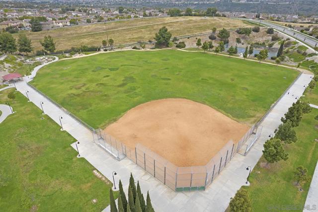 1670 Grasshopper Ln, Chula Vista CA: https://media.crmls.org/mediaz/92537212-ccee-4b21-afe2-2a4b01ed74cb.jpg