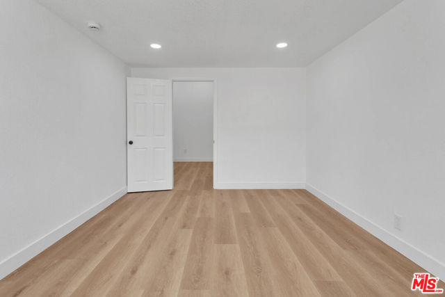 8055 Bangor Avenue, Hesperia CA: https://media.crmls.org/mediaz/9253e753-e4d7-49a7-bdca-7ea117d63610.jpg