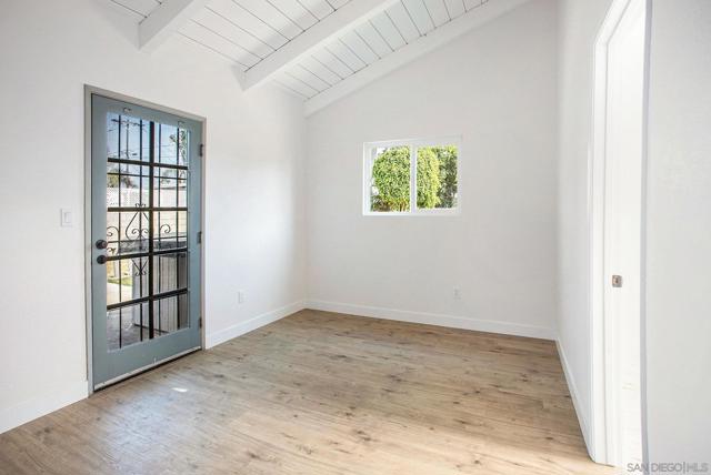 634 Spruce Ave, Imperial Beach CA: https://media.crmls.org/mediaz/925425fd-84dc-4242-99ed-014fcde80d42.jpg