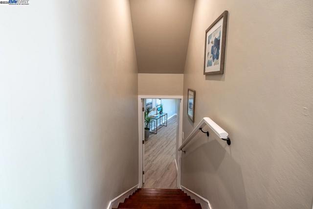 2818 Steinmetz Way, Oakland CA: https://media.crmls.org/mediaz/92556c68-bada-4f1e-aba6-9469eb8a8b47.jpg