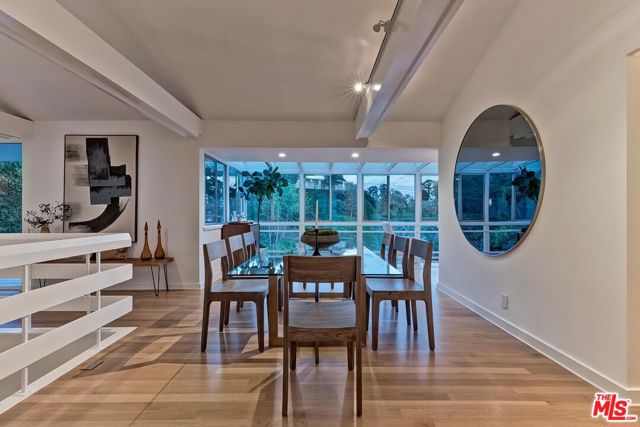 9316 Beverly Crest Drive, Beverly Hills CA: https://media.crmls.org/mediaz/92566bec-77db-46e2-8041-8d142318463f.jpg
