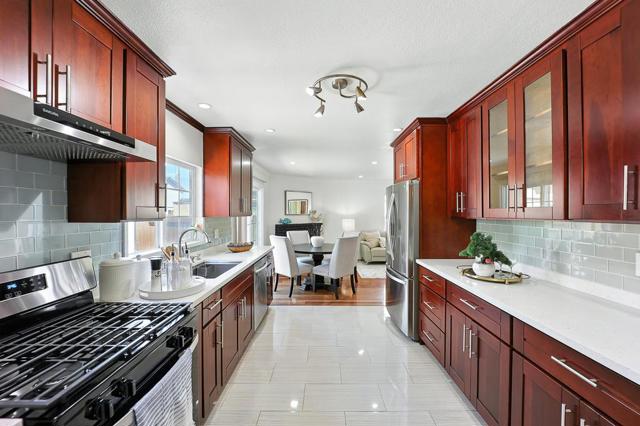 2507 Constellation Drive, Hayward CA: https://media.crmls.org/mediaz/9256ba7b-5602-4f71-b4cf-e93b8f75b962.jpg