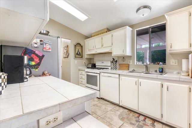 34755 Stage Drive, Thousand Palms CA: https://media.crmls.org/mediaz/9257313c-32fc-43b6-9809-888aa54356dc.jpg